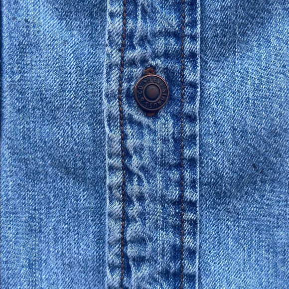 Vintage Levi's Men’s Classic Blue Denim Shirt Size: 2XL - Picture 4 of 12